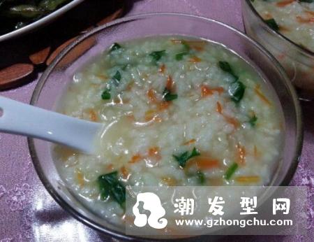 头发突然有头屑怎么办 去除头皮屑的食疗方法