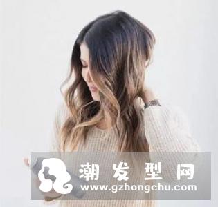 雨天头发出油扁塌怎么办 喷雾型干洗发解决你的烦恼