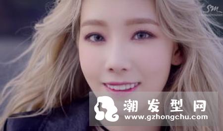 红色头发怎么才能不掉色 显皮肤白吗