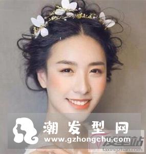发量少如何盘发 慵懒随性盘法告别服帖