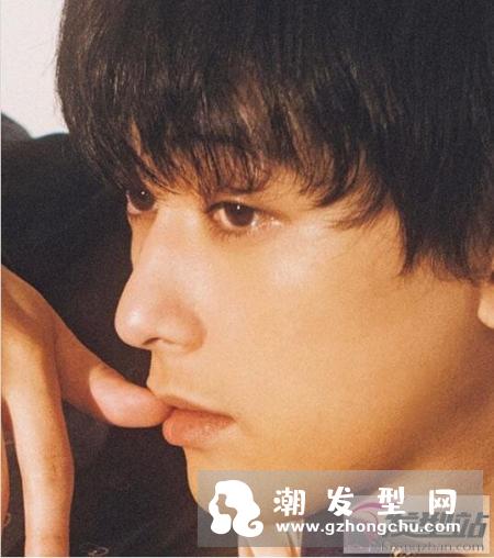 适合亚洲男士发型推荐 今年秋冬必剪猫系发型