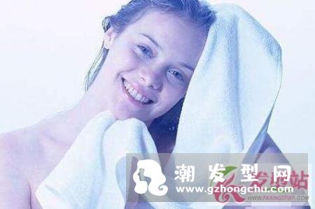 冬天洗完头发怎么样能快速变干 6个小方法让洗后吹发干更快