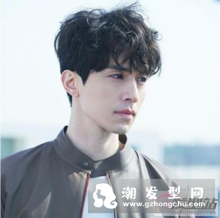 简单又不失帅气的男生发型 好整理不怕早上睡过头