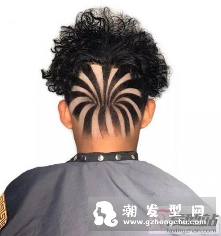 男生脑后雕刻发型 国外备受欢迎造型款