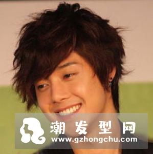 男生烫什么头发好看 钢夹烫发型蓬松酷炫