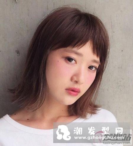 短发尴尬期发尾怎么弄好看 发尾外翻的Omega（Ω）头不二之选