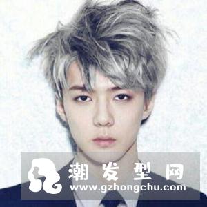男生短发锡纸烫帅气十足 最时尚的潮男发型安排一下