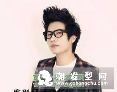 男生朋克风短发发型 帅气酷炫打造个性潮男