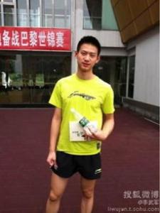 踢球的男生适合的发型 帅气有个性闪耀球场