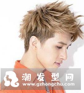 适合男生的烫发发型 小卷烫发减龄又洋气