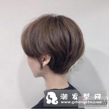 最适合秋天的短发造型排行，一刀剪下就时髦，来当个俐落的秋季女子！