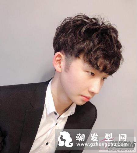 男生中分发型韩版烫 帅气欧爸渐层卷正式解锁