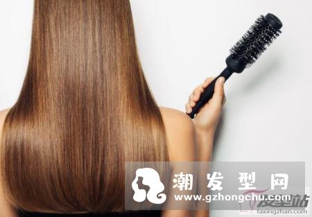 梳头一直掉发？正确梳头 按摩能防止落发，还能帮助头皮纾压，超多好处请笔记！