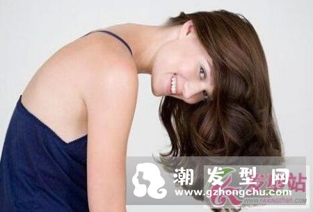 头发出油厉害怎么办 可以减少头发出油的食物