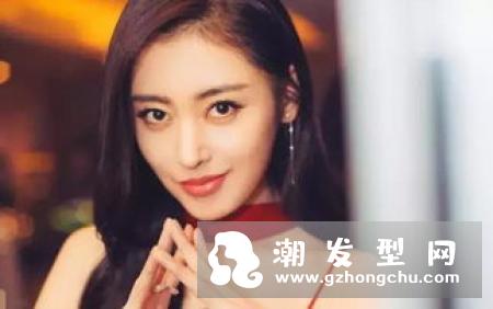 最新流行大波浪卷发发型 时尚显瘦各种风格随意切换