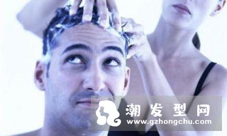 男生烫头发后 蓬松头发怎么护理