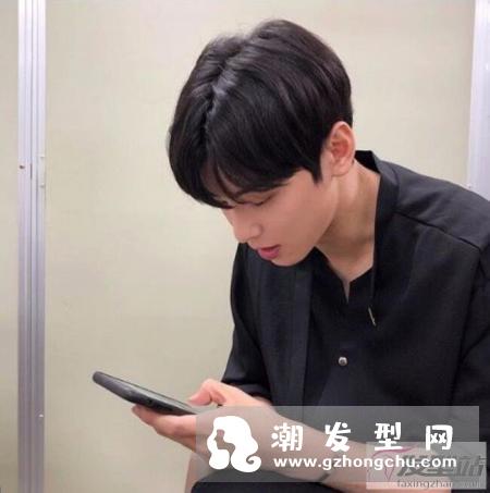 适合亚洲男士发型推荐 今年秋冬必剪猫系发型