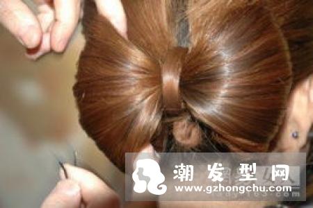 头发干枯毛躁怎么办 10个护发小技巧令头发顺直光滑