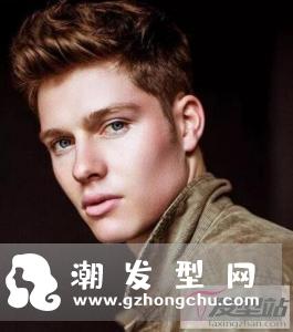男生英伦风短发造型 简约不落伍自带绅士范