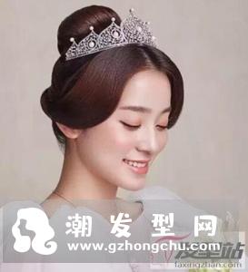 新娘发型丸子头 简约俏皮又减龄