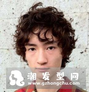自来卷男生适合发型 专业发型师这样给的建议