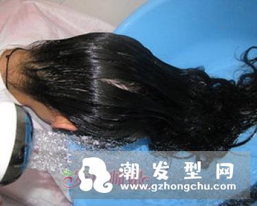 怎样洗头才是正确的 女生头发护养方法