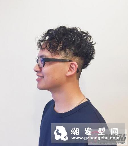 男生嬉皮卷烫发 凌乱小卷发型今年非常火