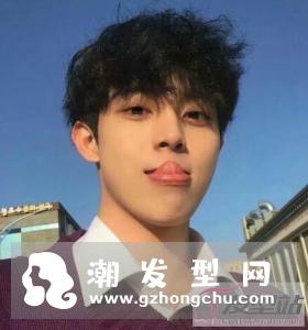 小奶狗发型怎么留 这样剪养眼又呆萌