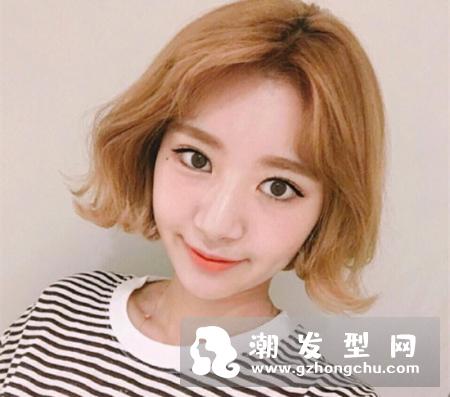 2018女生短发烫发流行发型图片 什么脸型适合短发