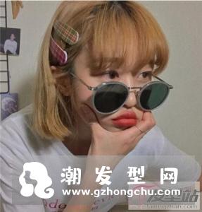 减龄型卖萌短发 染发 卷发少不了