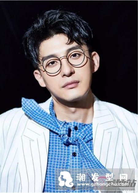 男士短发烫发发型 有型帅气又时尚