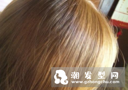 灰驼色头发从什么地方开始染 褪色后是什么颜色