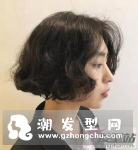 女生短发水波纹发型 灵动俏皮超级显脸小