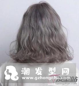 女生短发水波纹发型 灵动俏皮超级显脸小