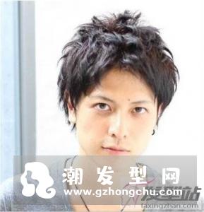 纹理烫发型图男中分 简约自然中不乏帅气