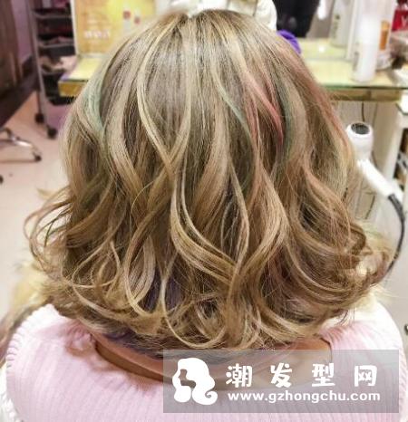头发总是出油却又懒的洗头怎么办 简单有效的防止头发油腻方法