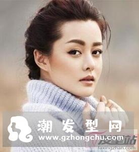 中年简单气质盘发 大方优雅年轻好几岁