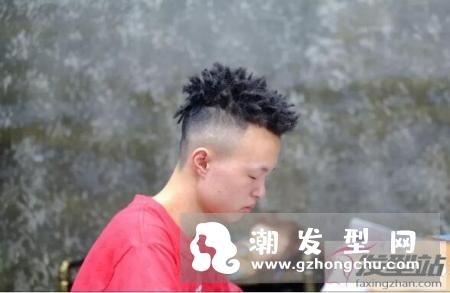 黑人烫和脏辫有什么区别 黑人烫头发要多长怎么打理