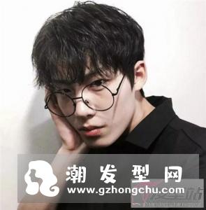 男生最新烫发款式 帅气蓬松纹理烫
