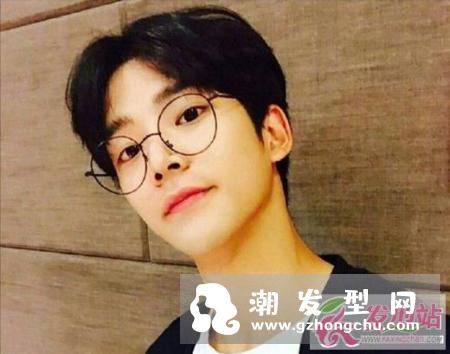 男生清爽帅气短发发型图片