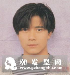 男生头大适合什么烫发？ 明星同款烫发让你秒变男神范