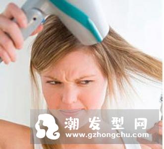 洗发后自然干好还是吹风机 哪种形式不伤发质