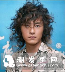 男生小卷全头烫爆炸头 浮夸样式吸睛又个性十足