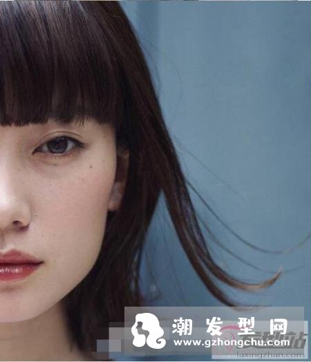 短发尴尬期发尾怎么弄好看 发尾外翻的Omega（Ω）头不二之选