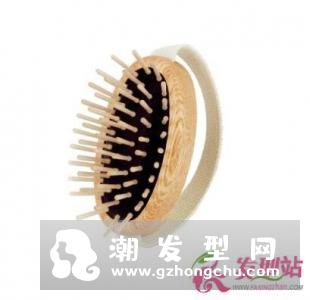 总是掉头发怎么办？这些方法让你房间远离到处是头发
