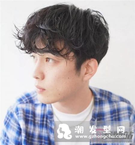 推后边烫发发量少的男生不容错过的烫发款式
