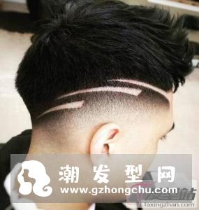 男生三道杠刻痕发型 个性酷炫回头率超高