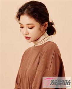 淑女发型简单绑扎方法 低发髻盘发尽显淑女气质