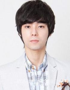 线条感定位烫 2018男生烫发流行