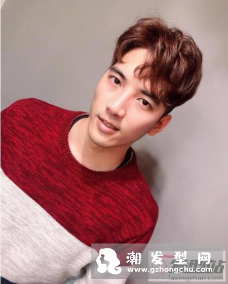 男士三七分偏分发型 跟上韩星风潮并保留自我风格